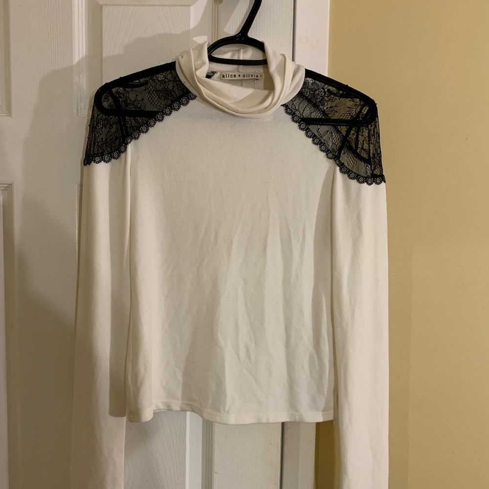 Alice Olivia Lace Shoulder Long Sleeve Top